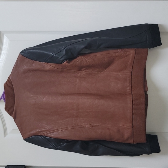 Chaser Blocked 100% Leather Bomber Jacket - Picture 2 of 10